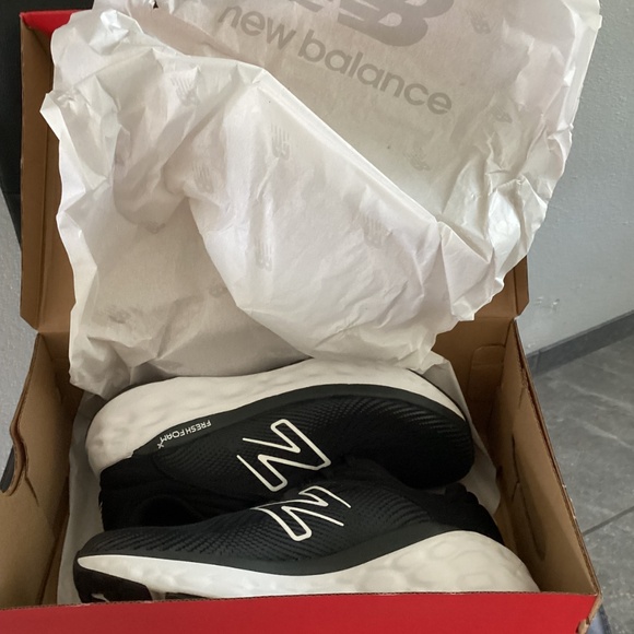 NWT New Balance Fresh Foam x840v1 8.5 regular Ladies Running shoes - Picture 2 of 5